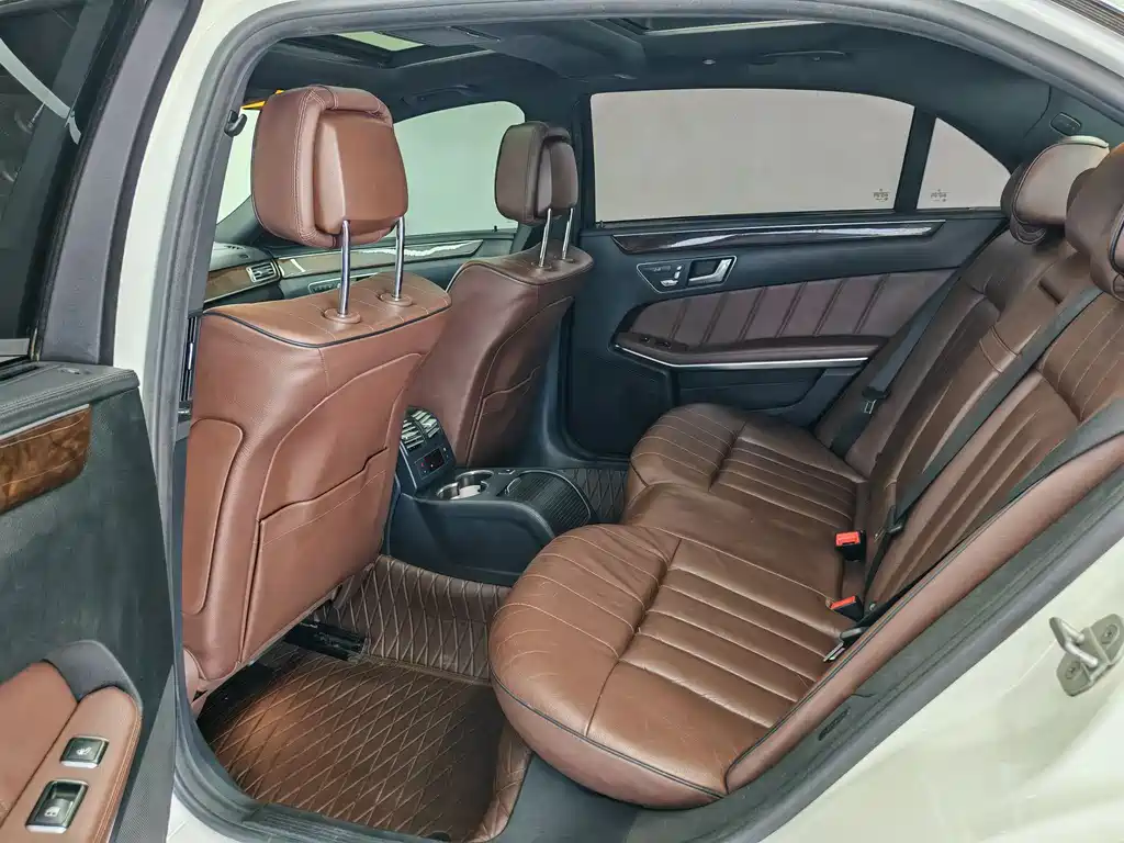 Mercedes-Benz E-Class 2015 — фото 14