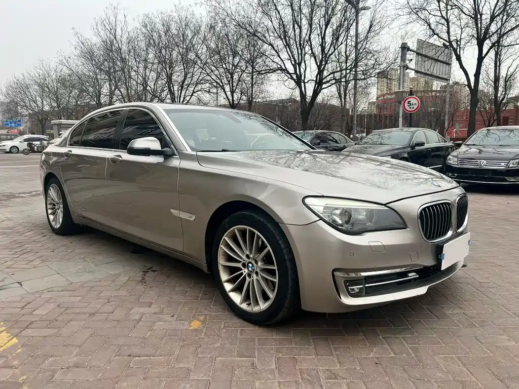 BMW 7 Series 2015 — фото 3