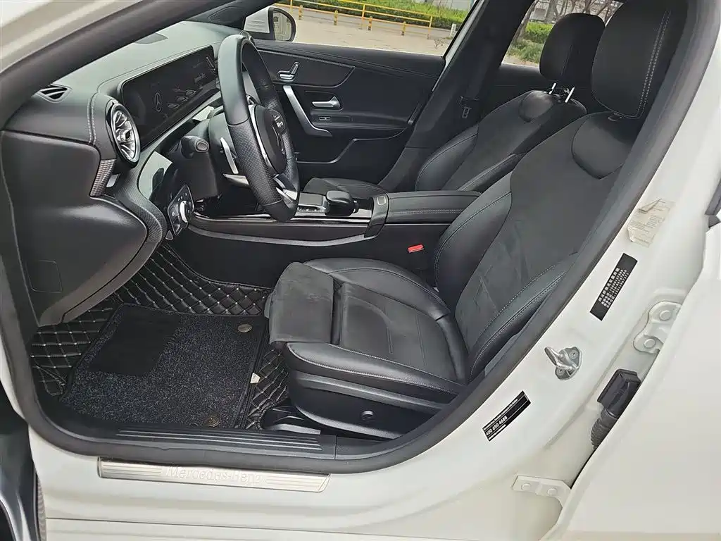 Mercedes-Benz A-Class 2021 — фото 11