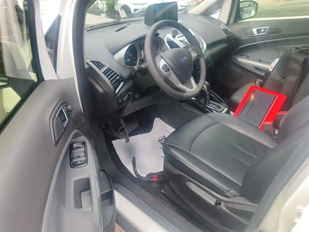 Ford Ecosport 2016 — фото 16