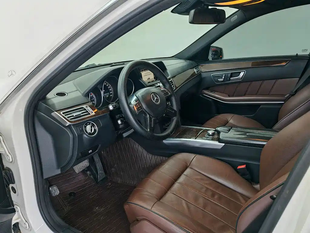 Mercedes-Benz E-Class 2015 — фото 10