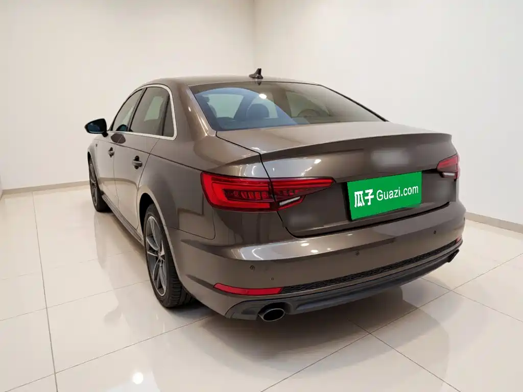 Audi A4L 2016