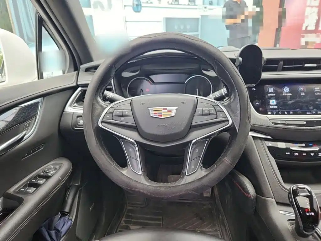 Cadillac XT5 2020 — фото 11