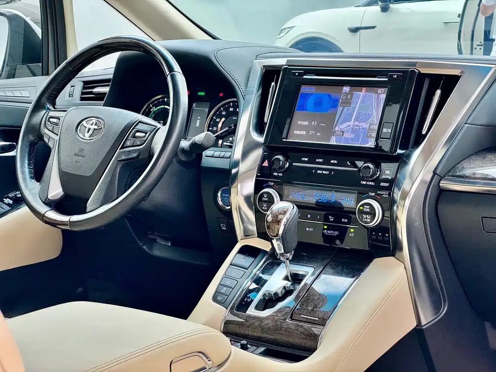 Toyota Alphard 2020 — фото 9