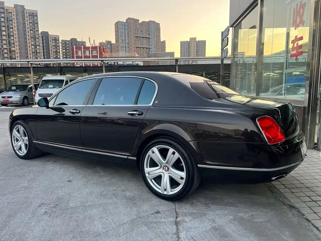 Bentley Flying Spur 2013 — фото 14