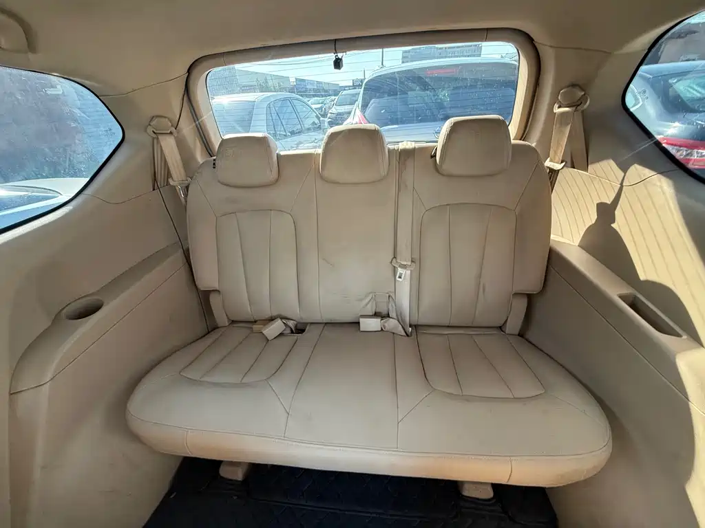 Baojun 730 2015