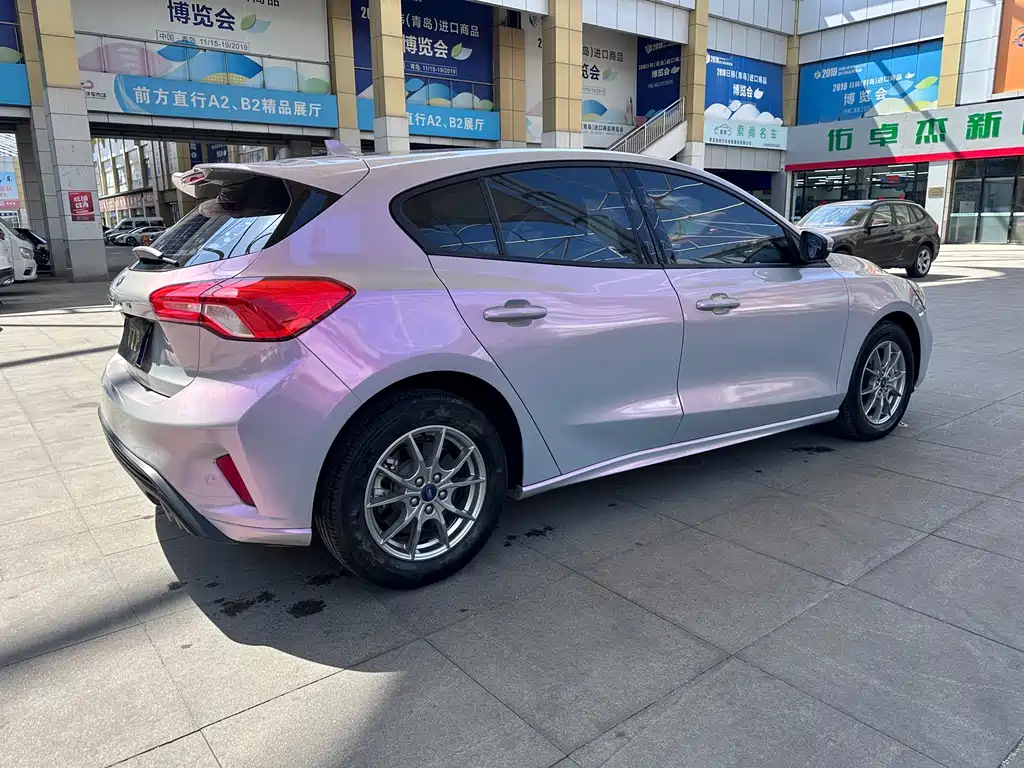 Ford Focus 2021 — фото 11