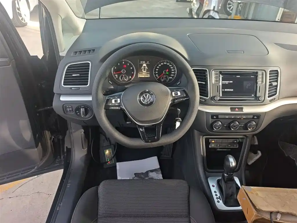 Volkswagen Sharan 2019 — фото 11