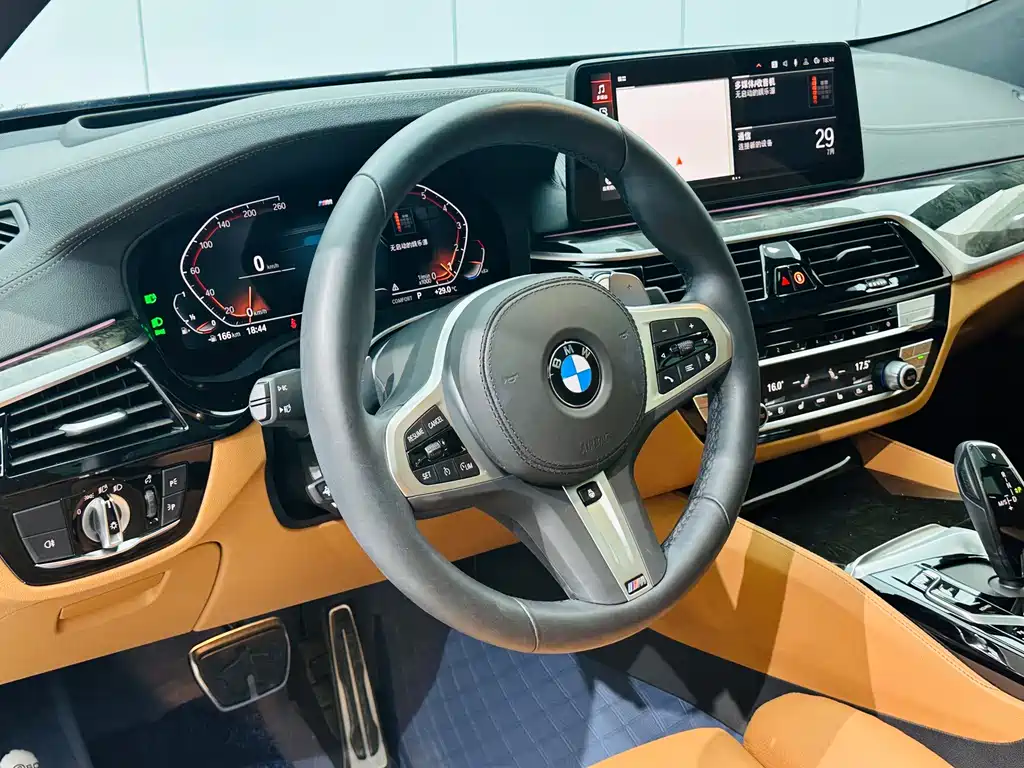 BMW 6 Series GT 2025 — фото 10