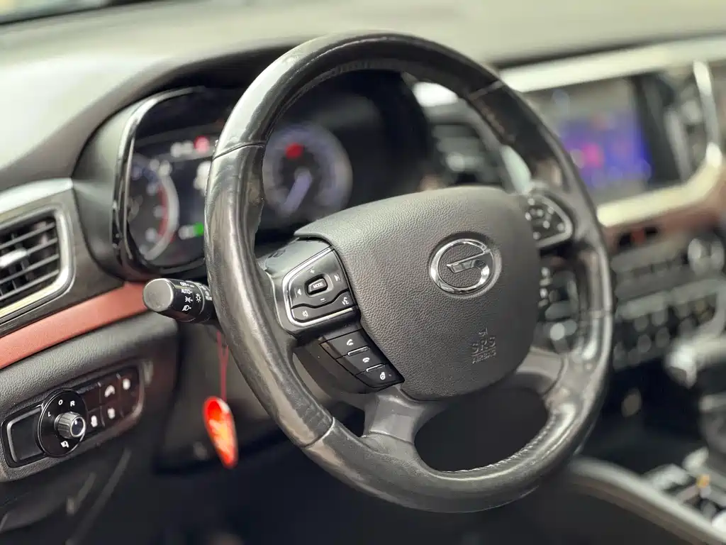 GAC Trumpchi GS8 2017 — фото 10