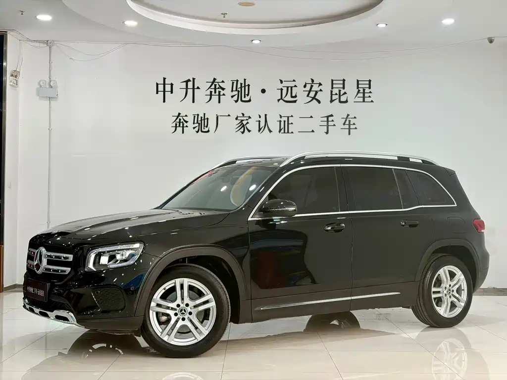 Mercedes-Benz GLB 2023 — фото 1