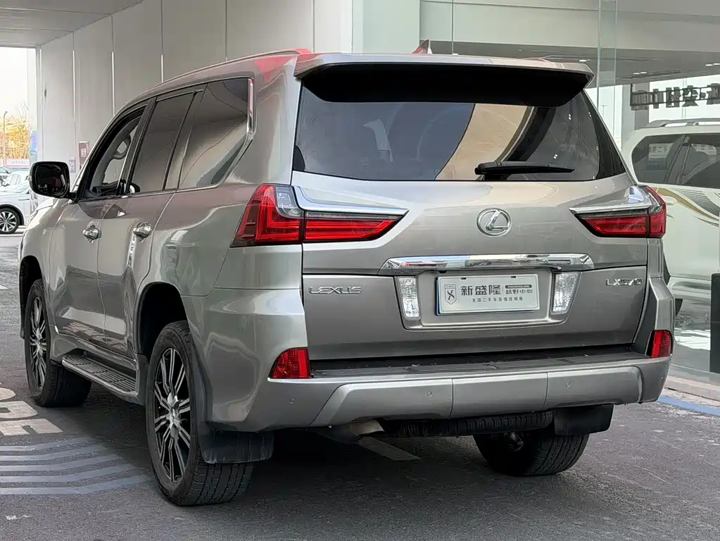Lexus LX 2016 — фото 5