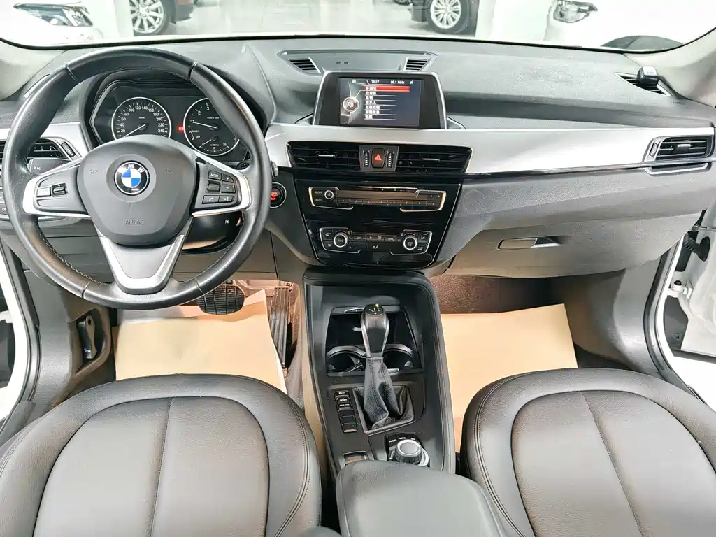 BMW X1 2017 — фото 7