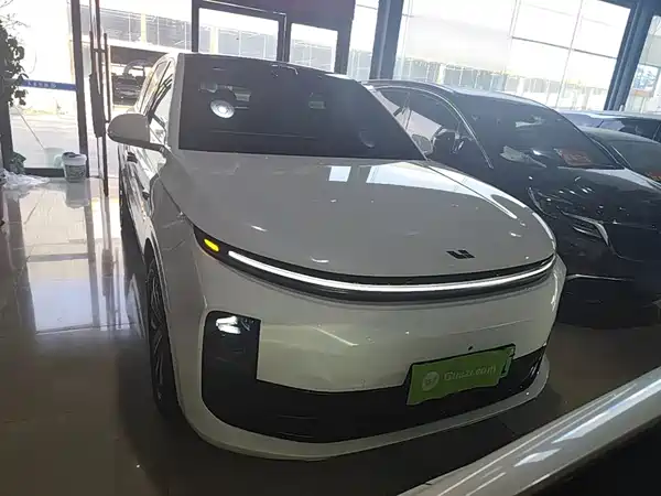 Li Auto L6 2025