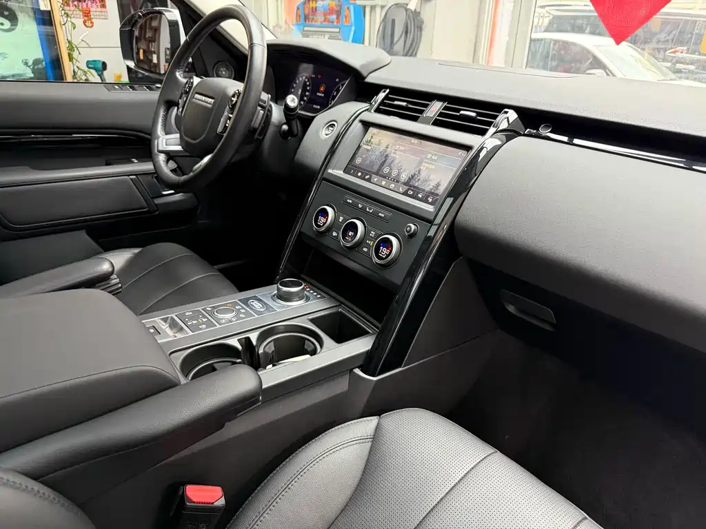Land Rover Discovery 2020 — фото 33