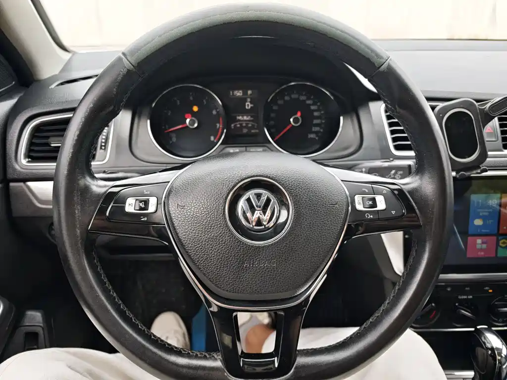 Volkswagen Lavida 2018 — фото 12