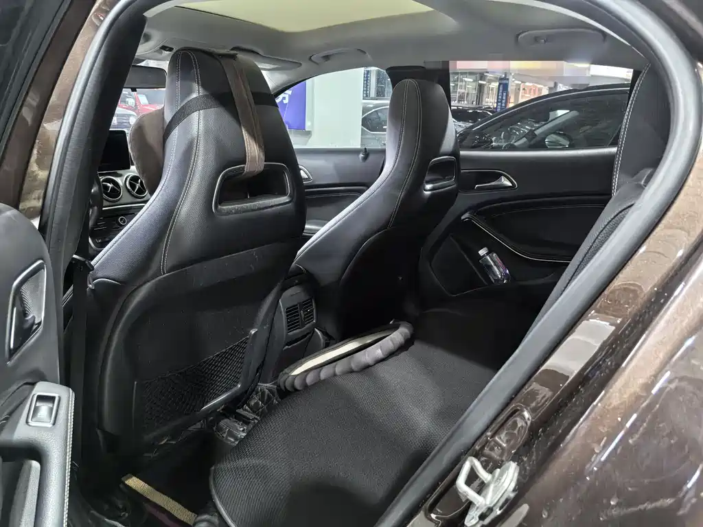 Mercedes-Benz GLA 2016 — фото 12