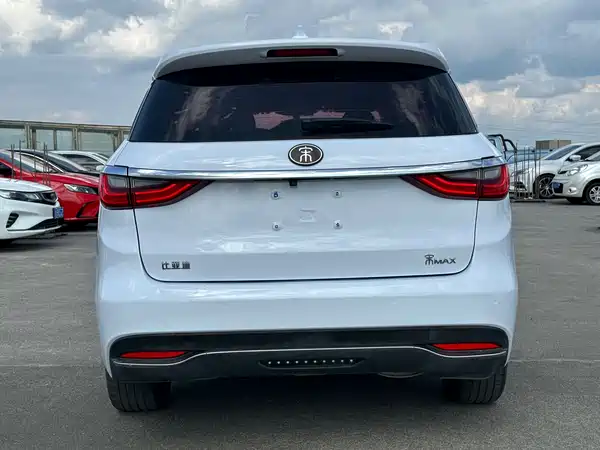 BYD Song MAX 2017