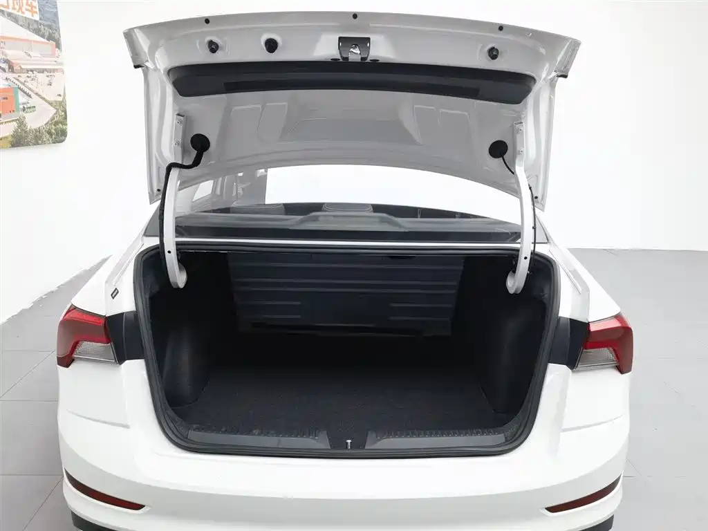 Skoda Rapid 2020 — фото 16