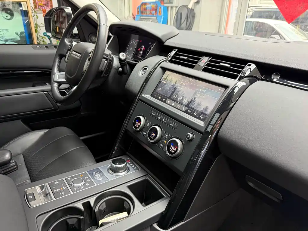 Land Rover Discovery 2020 — фото 40