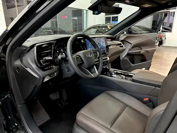 Lexus RX 2025