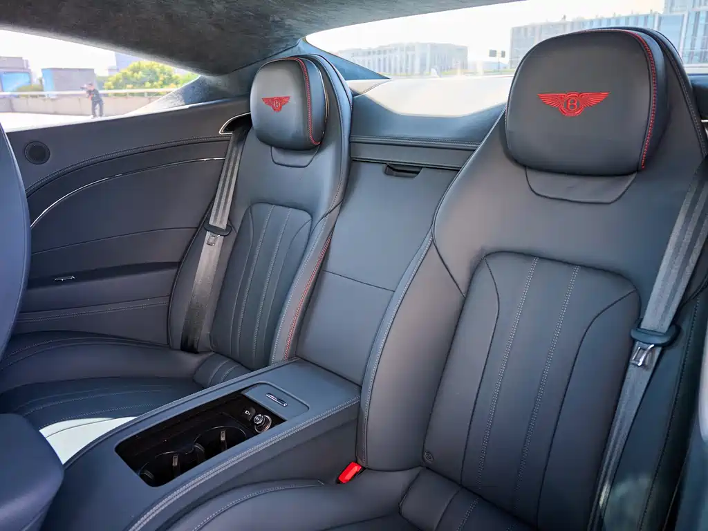 Bentley Continental 2023 — фото 14