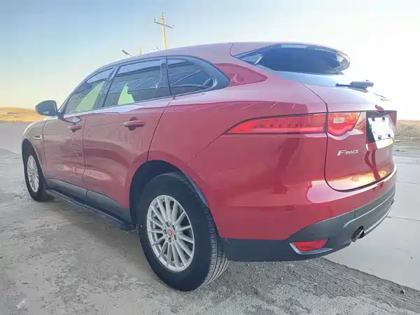 Jaguar F-PACE 2016