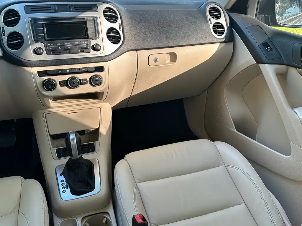 Volkswagen Tiguan 2015 — фото 20
