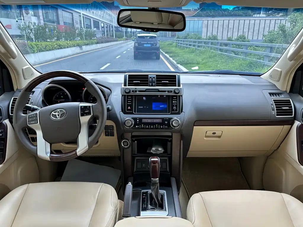 Toyota Prado 2017 — фото 12