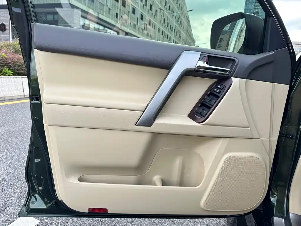 Toyota Prado 2017 — фото 24