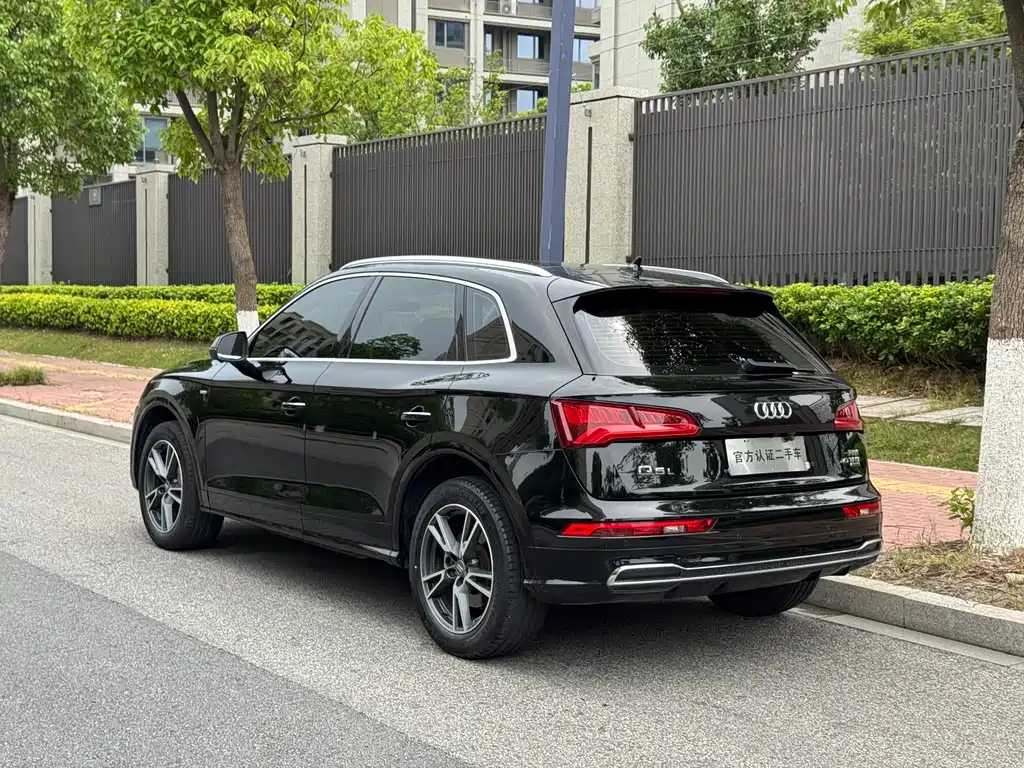 Audi Q5L 2019 — фото 9