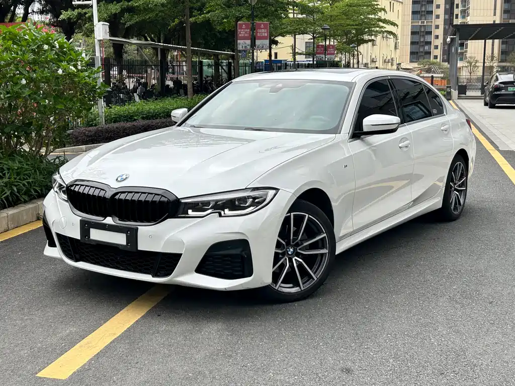 BMW 3 Series 2022 — фото 12