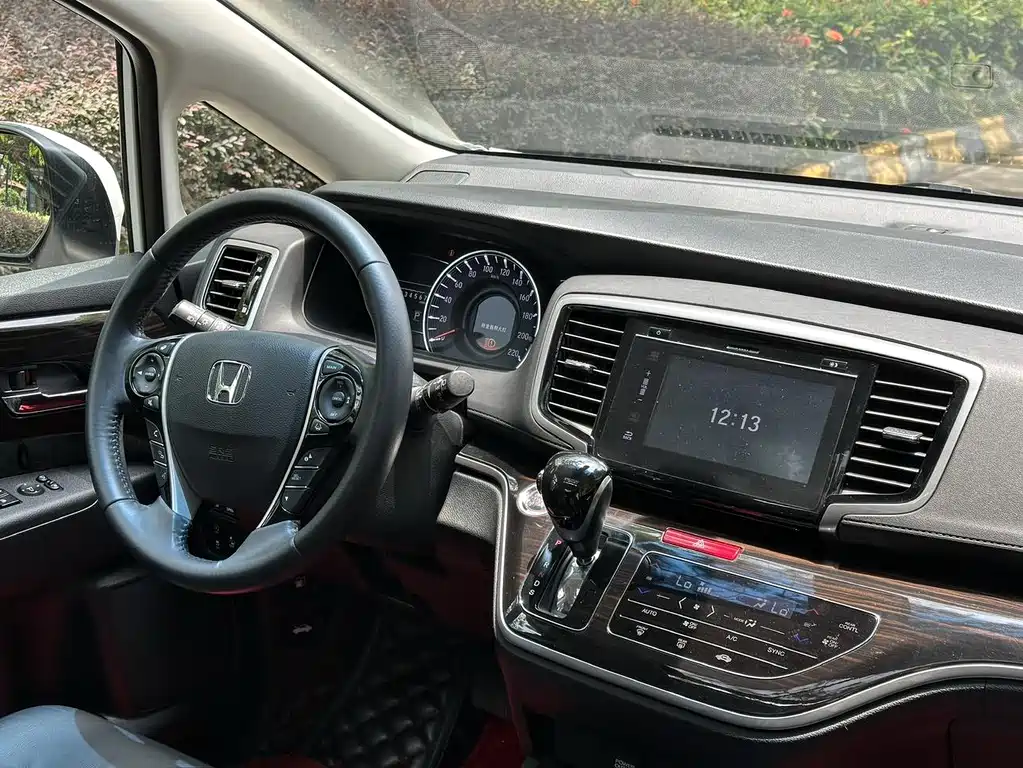 Honda Odyssey 2018 — фото 12