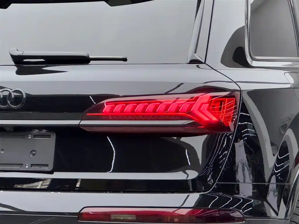Audi SQ7 2024 — фото 19