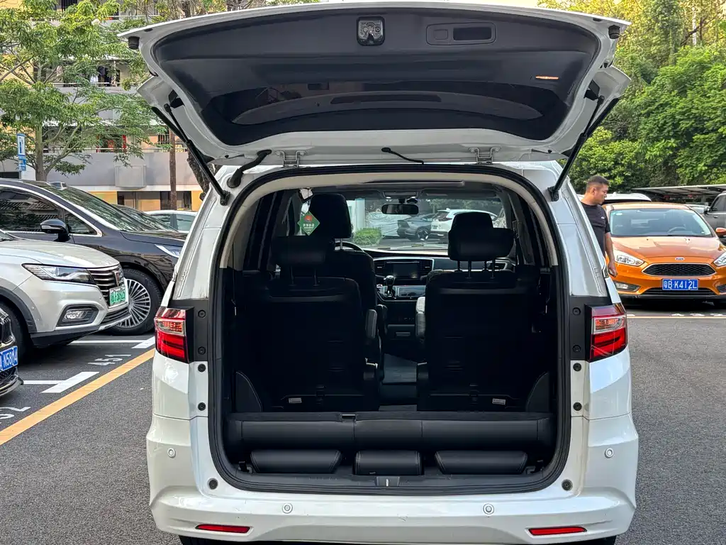 Honda Odyssey 2018 — фото 10
