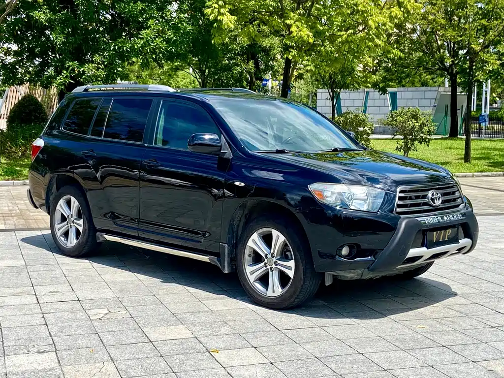 Toyota Highlander 2010 — фото 2