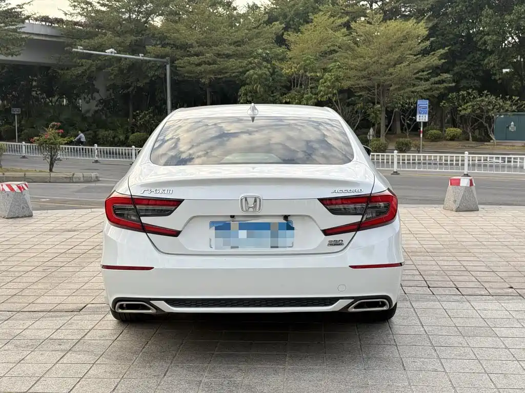 Honda Accord 2022 — фото 8