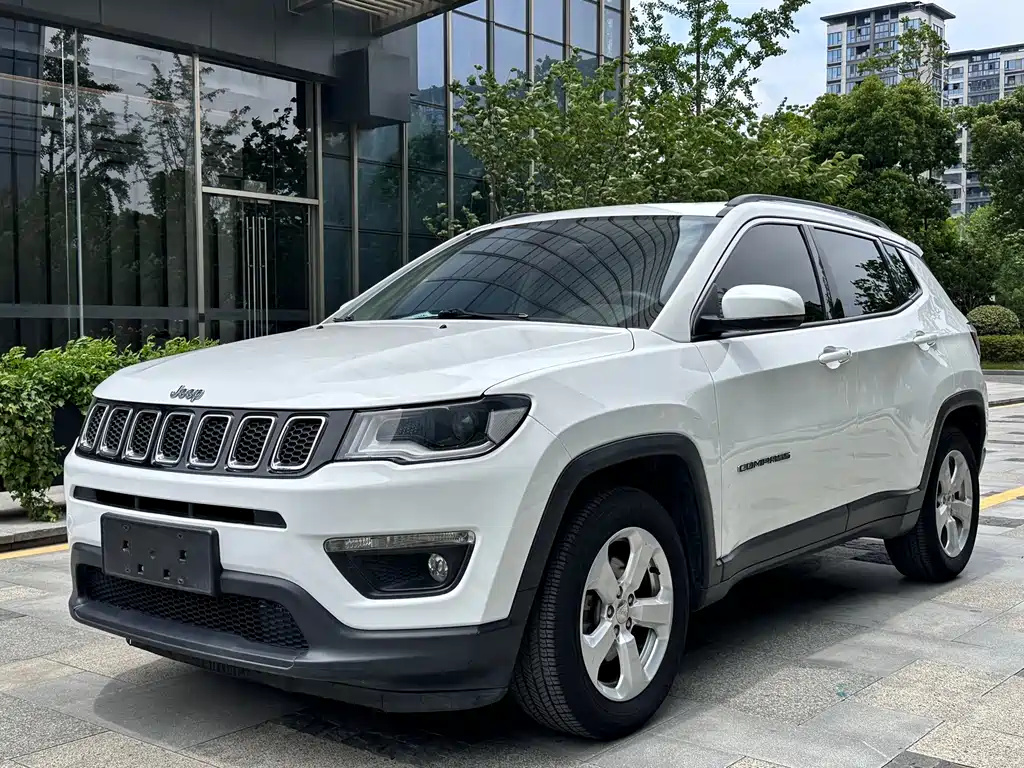 Jeep Compass 2017 — фото 1