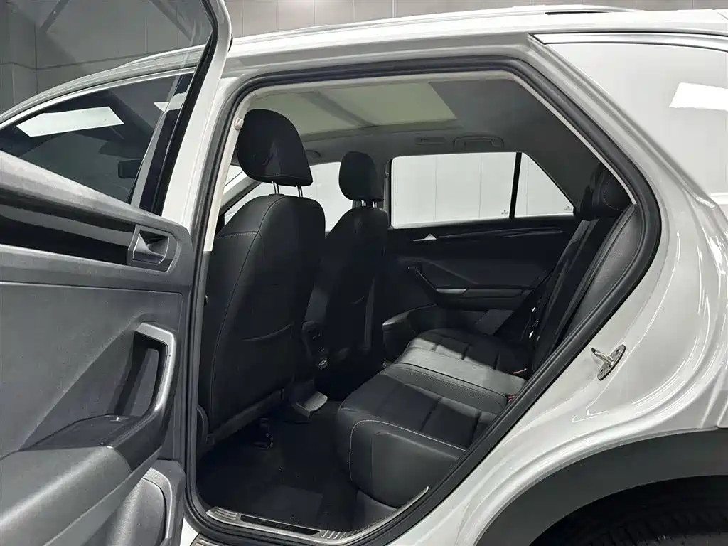 Volkswagen T-Roc 2022 — фото 15