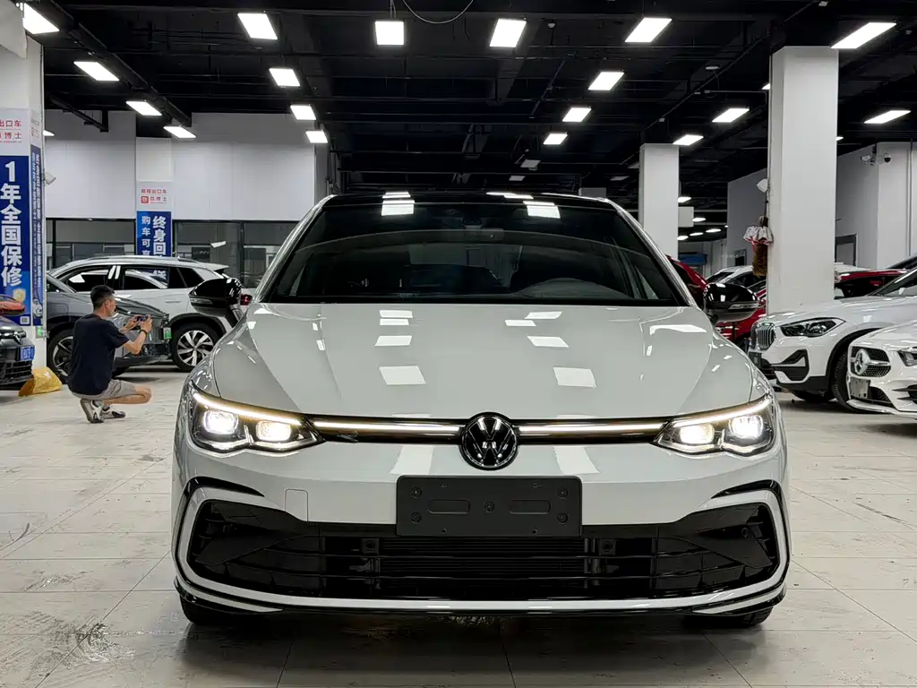 Volkswagen Golf 2023
