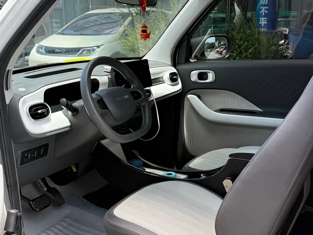 Geely Galaxy Panda 2025 — фото 10