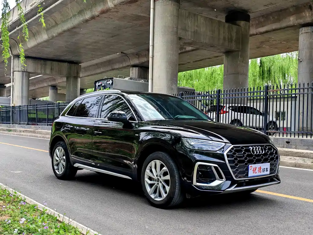 Audi Q5L 2023 — фото 17