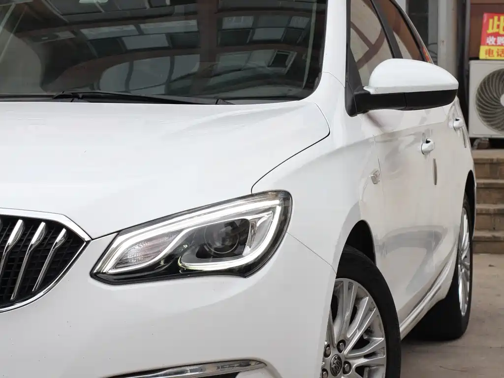 Buick Excelle 2015 — фото 13