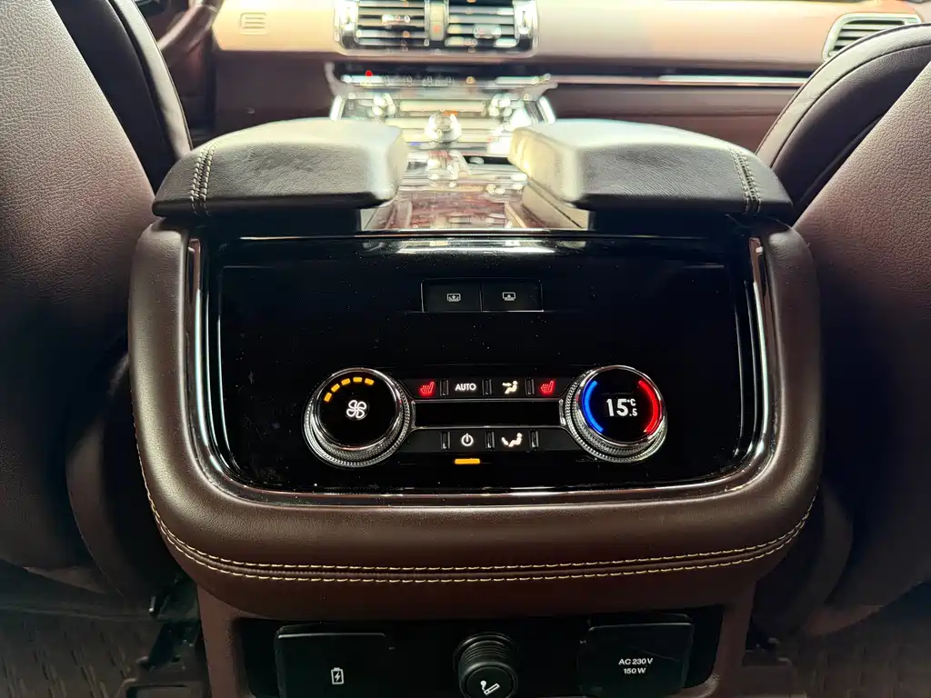 Lincoln Navigator 2022 — фото 17