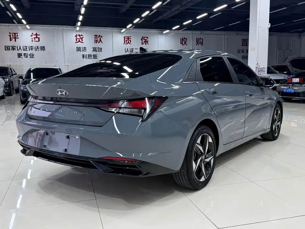 Hyundai Elantra 2023 — фото 6