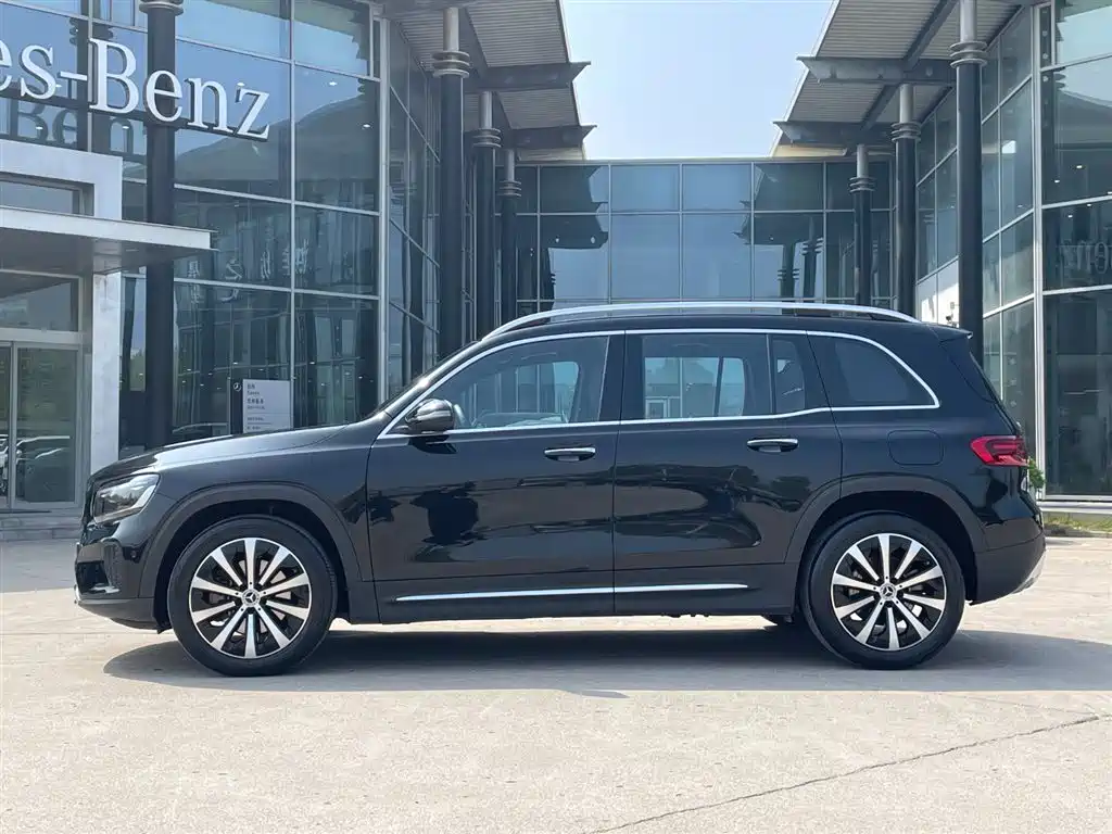 Mercedes-Benz GLB 2023 — фото 3
