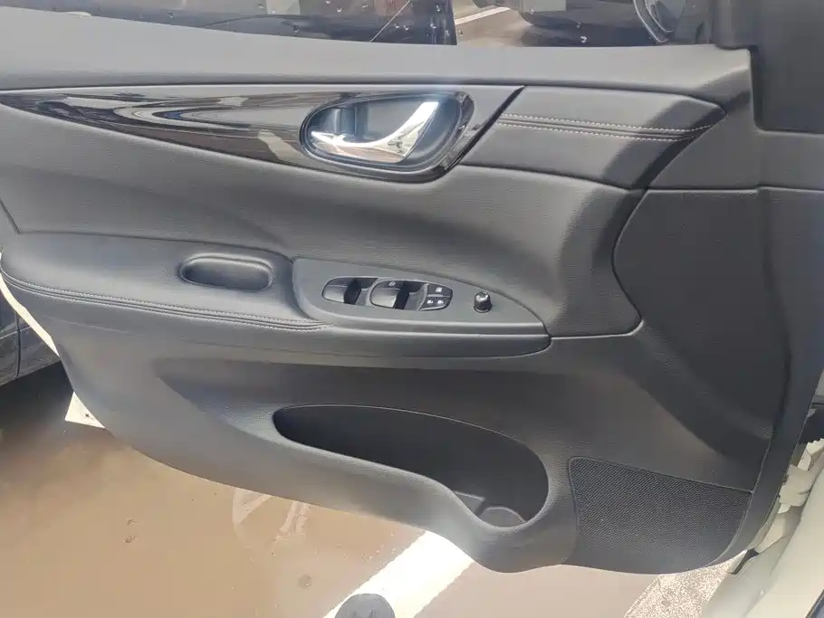 Nissan Tiida 2020