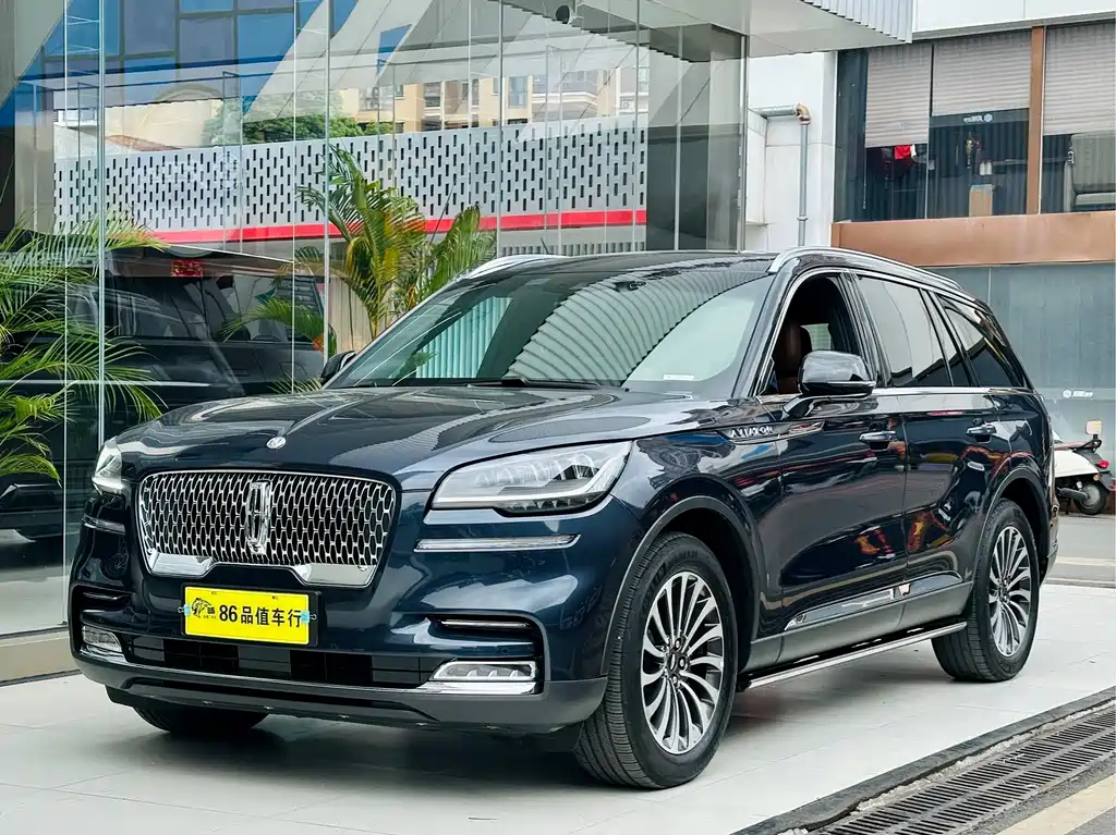 Lincoln Aviator 2024 — фото 1