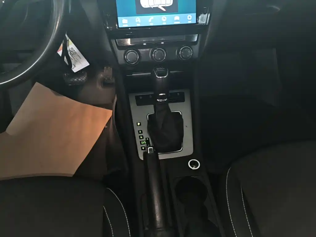 Skoda Octavia 2017 — фото 10