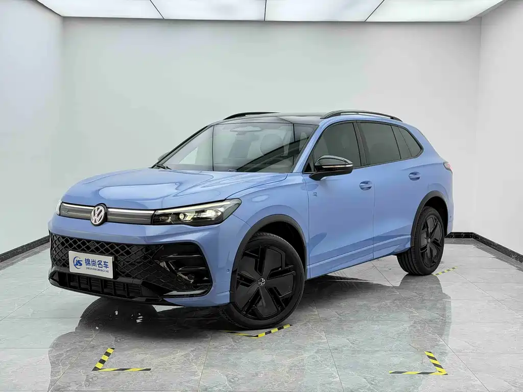Volkswagen Tiguan L 2024 — фото 1